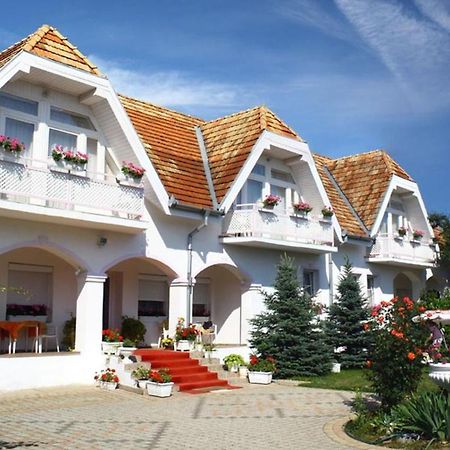 Pension Ovari Bük Екстериор снимка